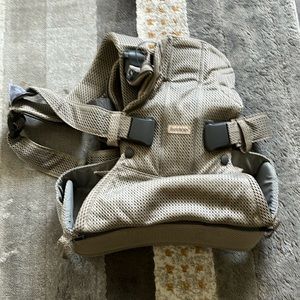 BabyBjorn Air One in Gray Taupe, 3D mesh
